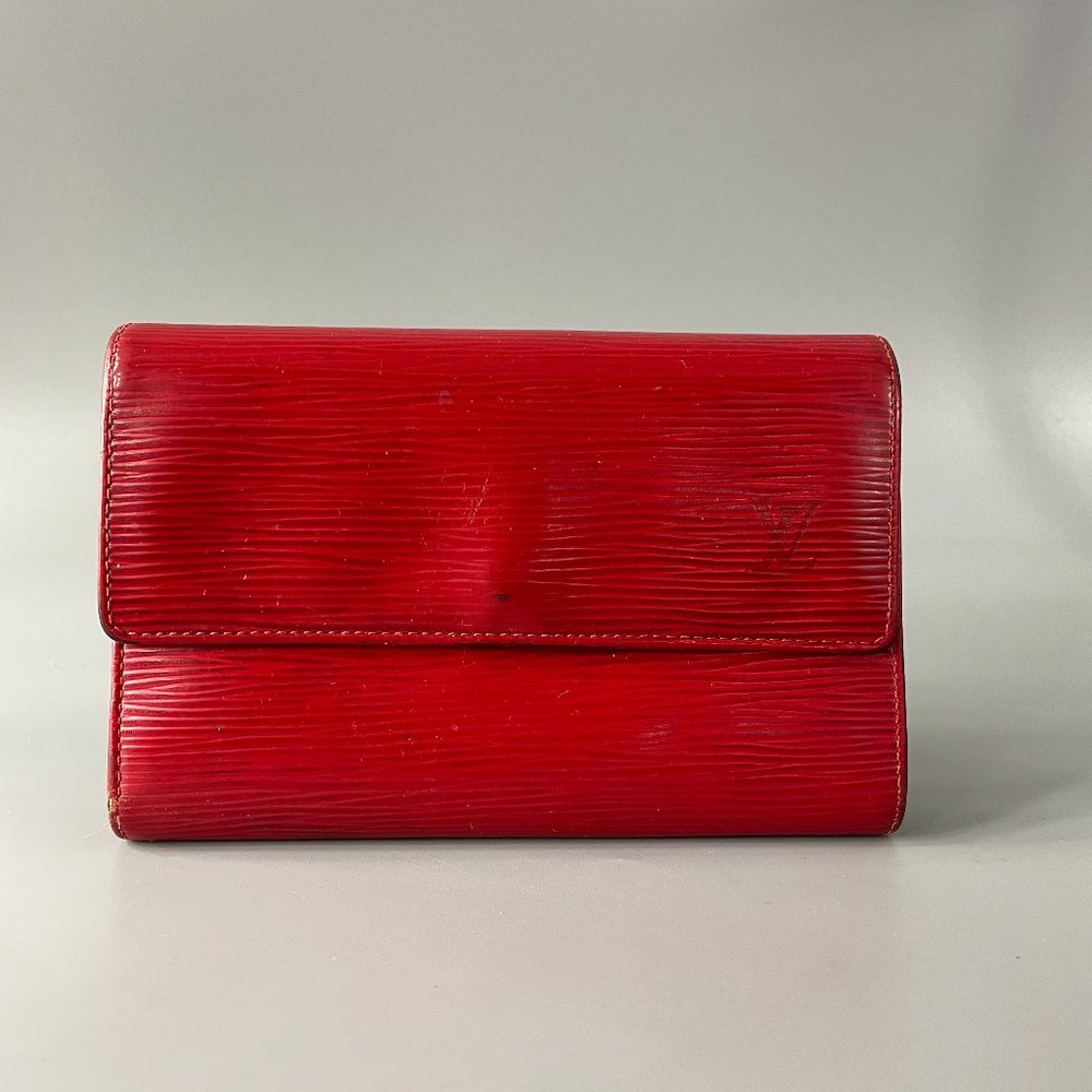 Authentic Louis Vuitton Red Epic Leather Bifold Wallet w/ Picture Holder